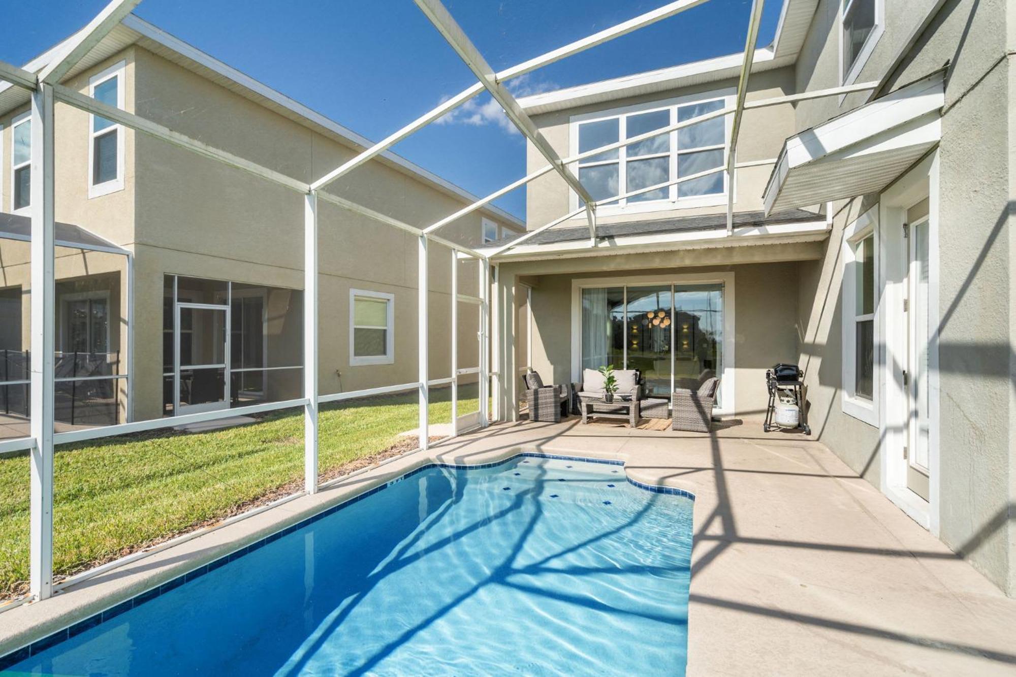 5bedroom Amazing Close To 8934